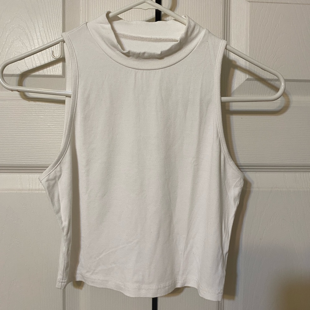 😍(3/$10) SHEIN White Mock Neck Crop Top Women